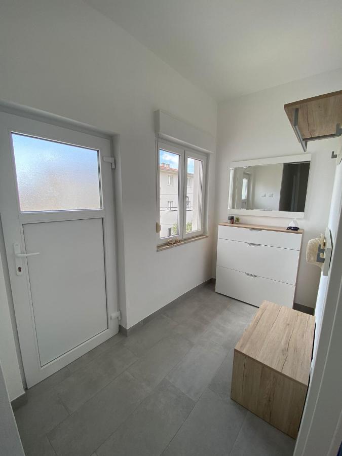 Apartment Milena Kastela Mit Whirlpool מראה חיצוני תמונה