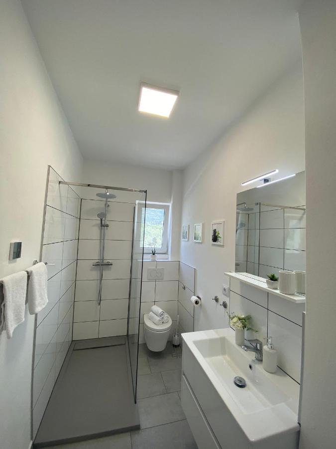 Apartment Milena Kastela Mit Whirlpool מראה חיצוני תמונה